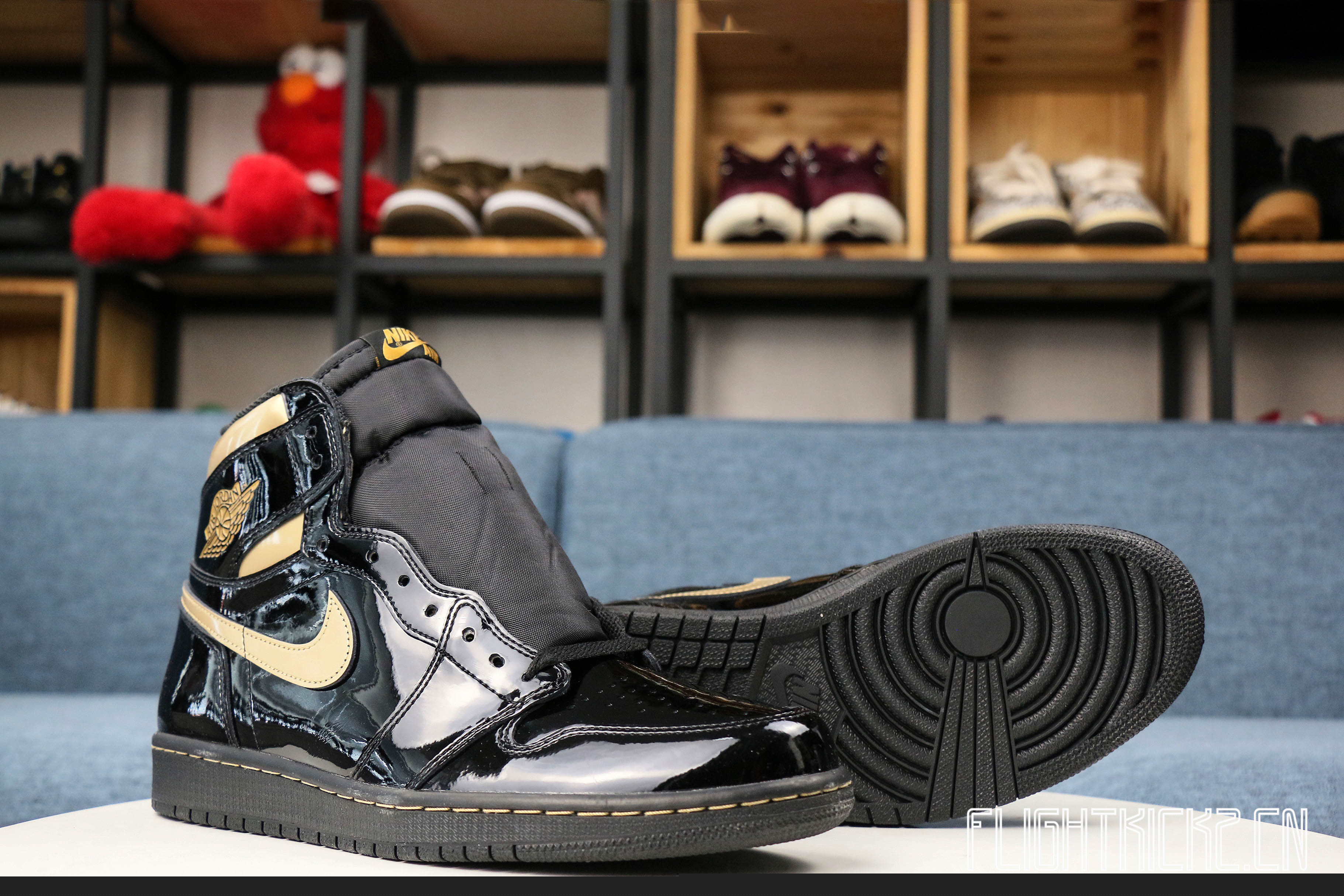 Air Jordan 1 Retro High OG in Black/Metallic Gold 2020