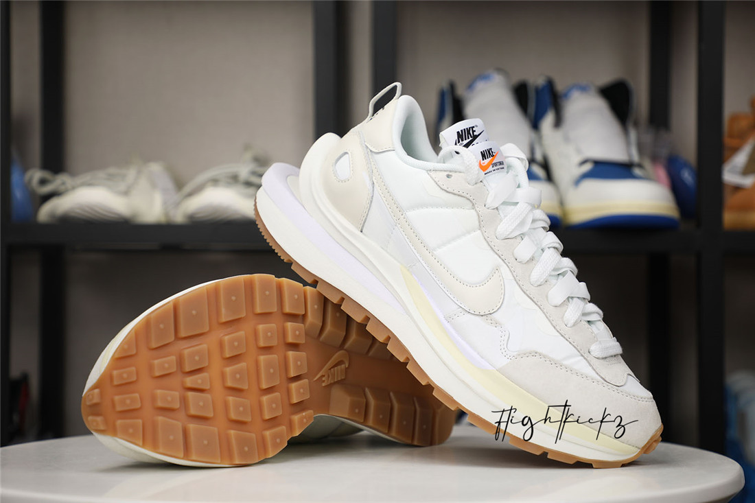 Sacai x Nike VaporWaffle SP “Sail” 2021 (LN5 A1)
