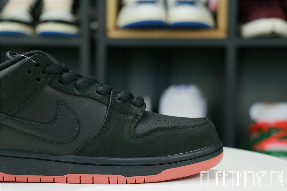 Nike SB Dunk Low Black Pigeon