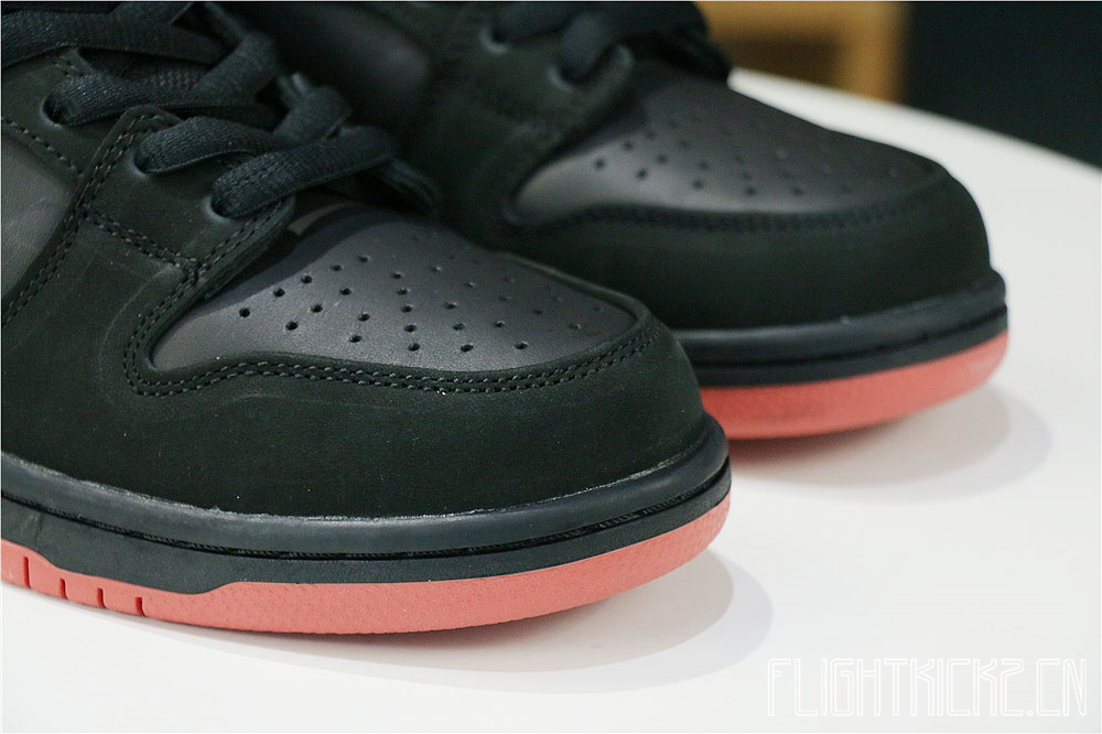 Nike SB Dunk Low Black Pigeon