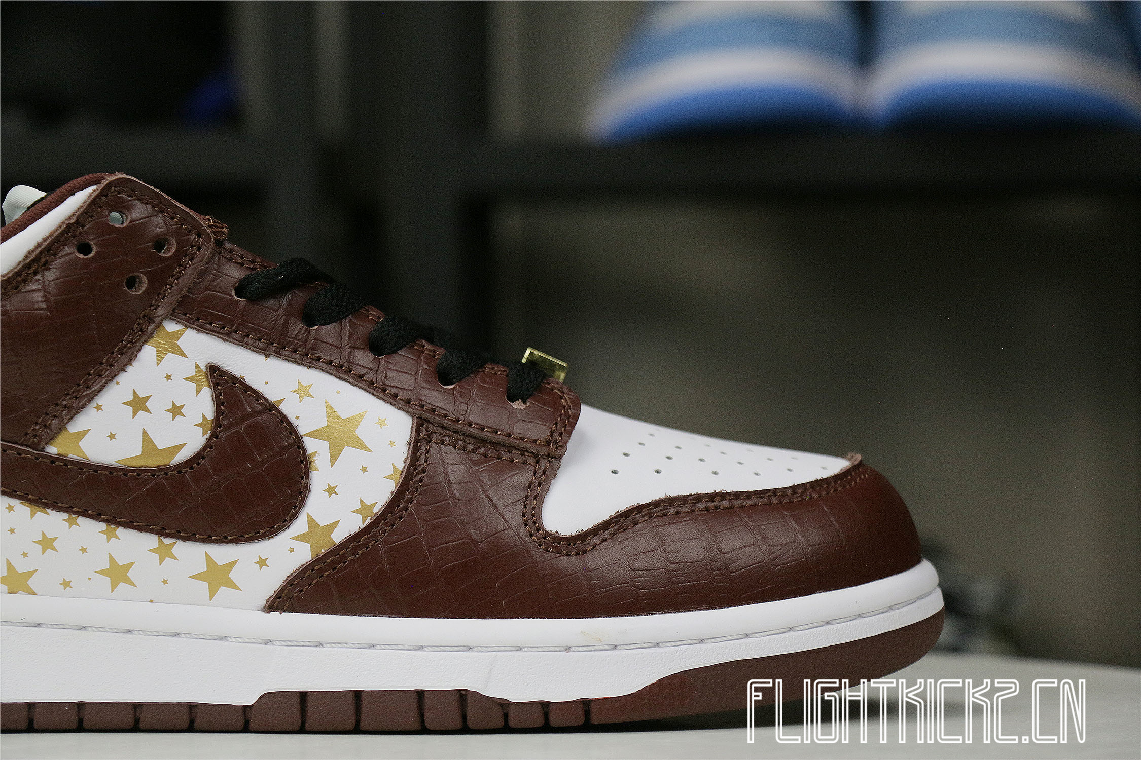 Nike SB Dunk Low Supreme Barkroot Brown