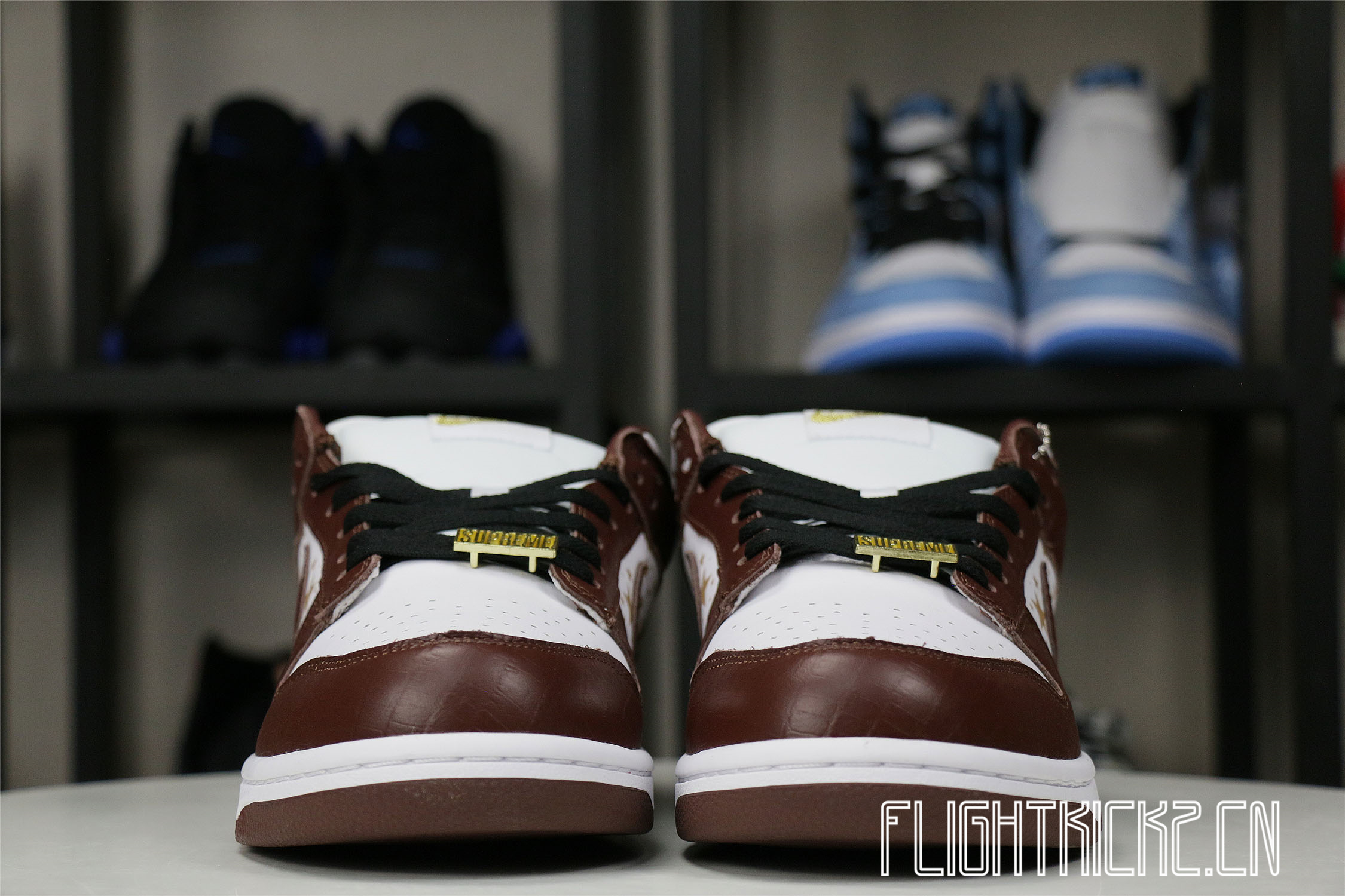 Nike SB Dunk Low Supreme Barkroot Brown