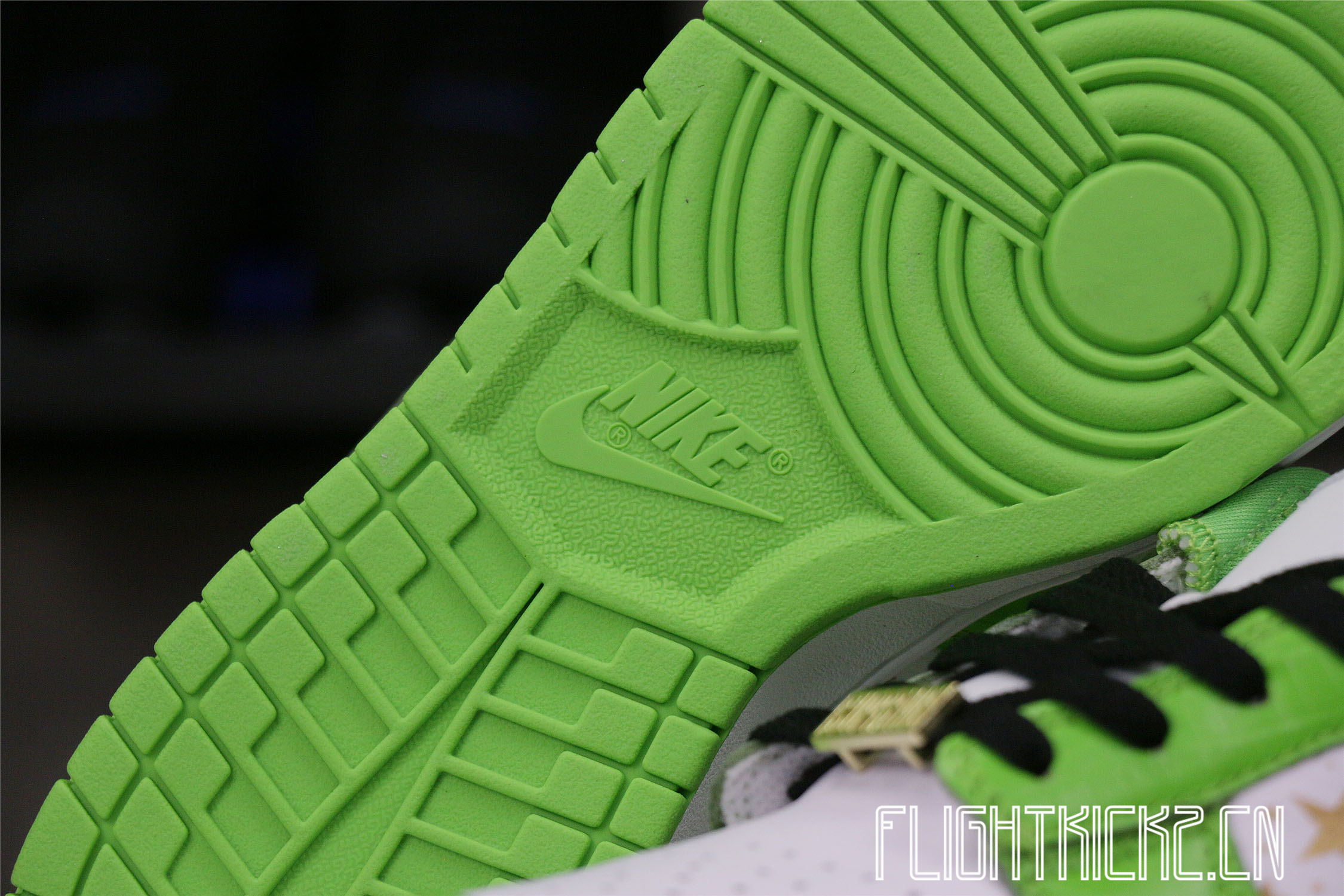 Nike SB Dunk Low Supreme Mean Grean