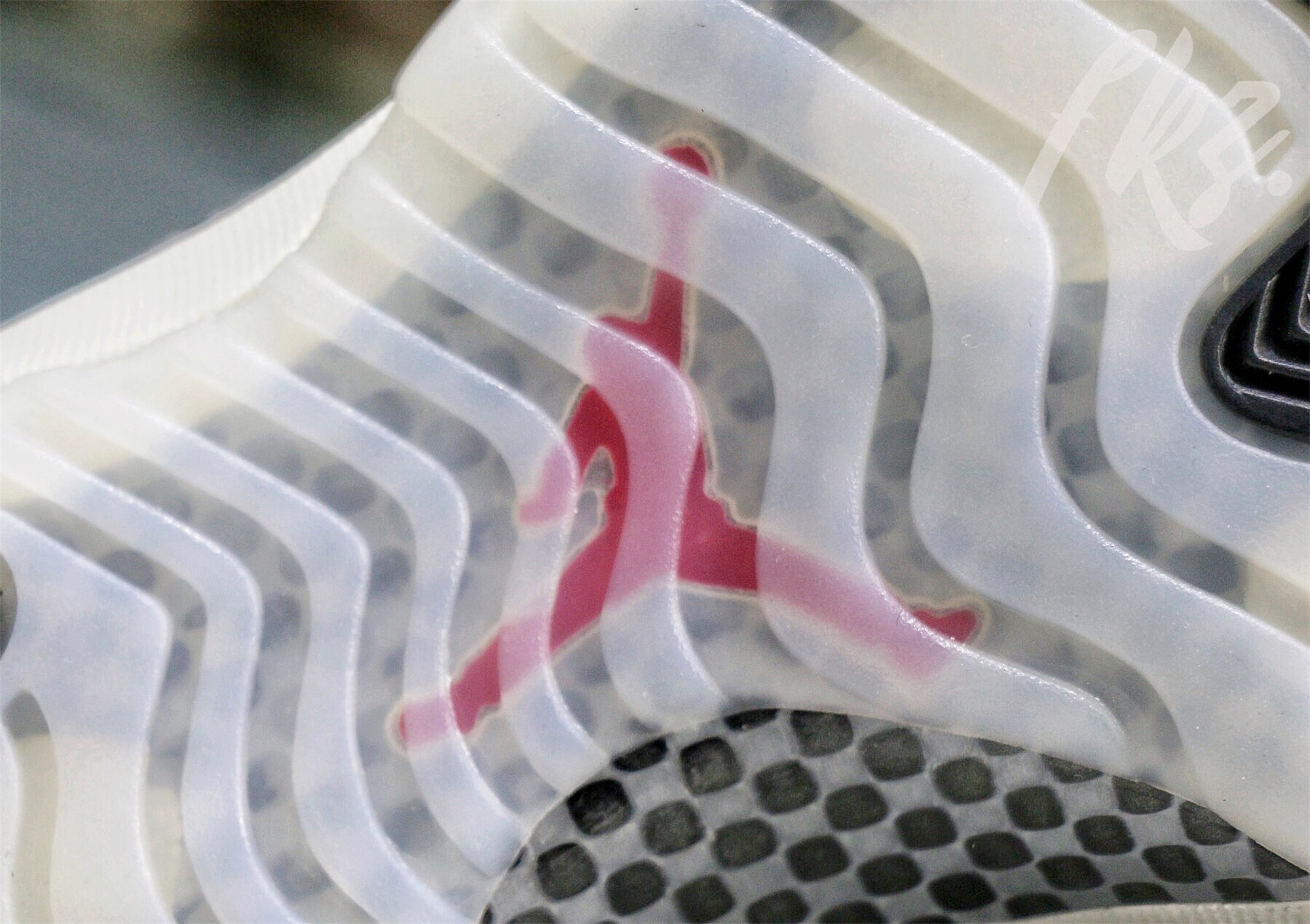 Air Jordan 11 Retro Low Snakeskin Light Bone