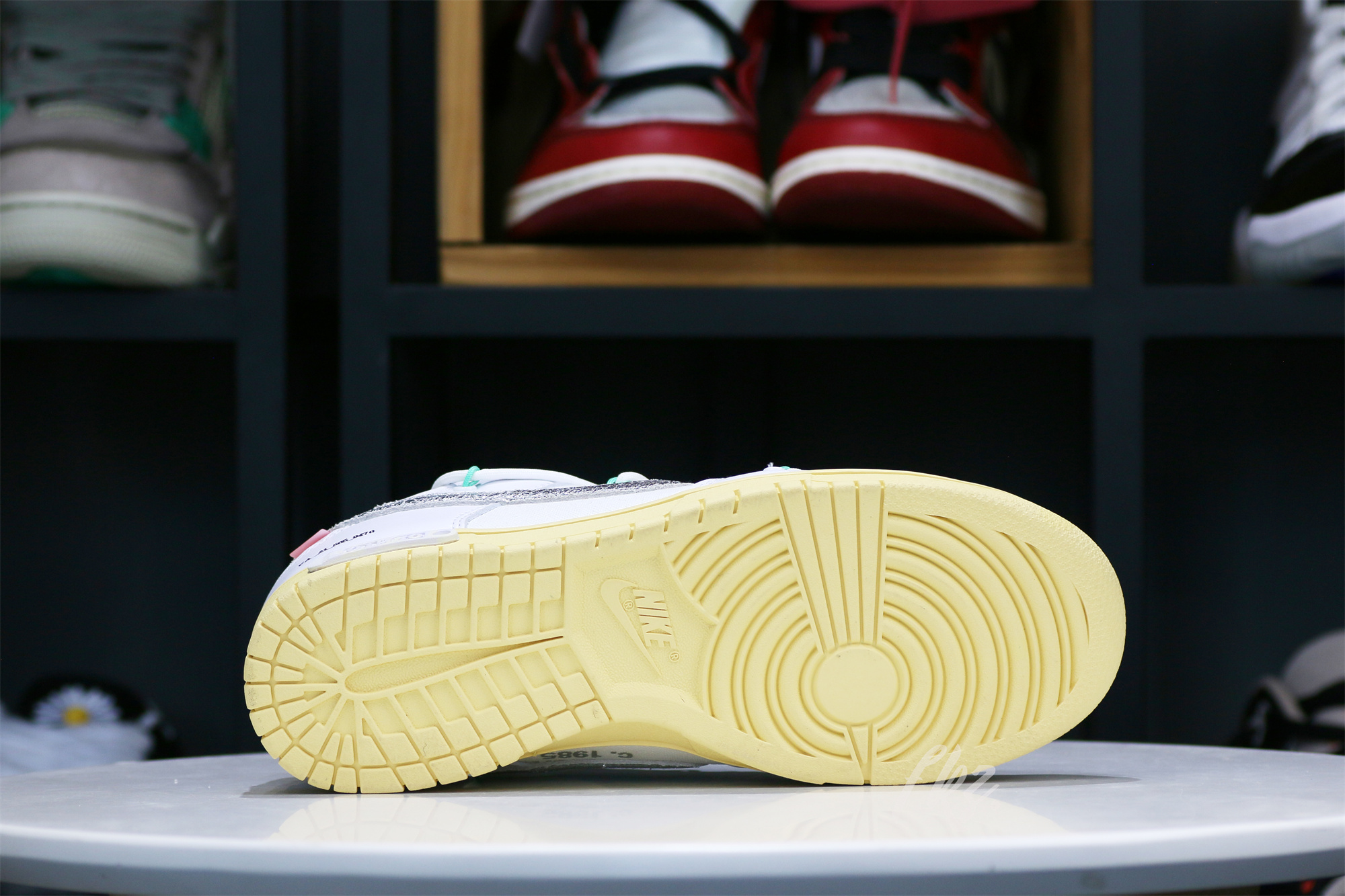 Nike Dunk Low Off-White Lot 1