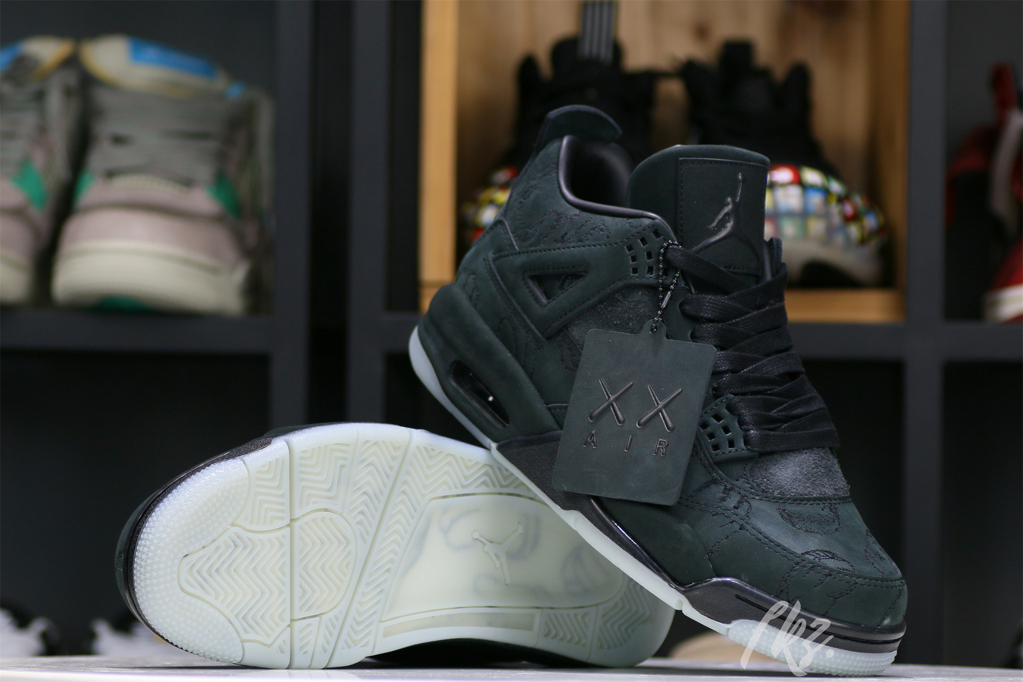 Kaws X Air Jordan 4 Retro Black 2017( Ln5 A1 Batch)