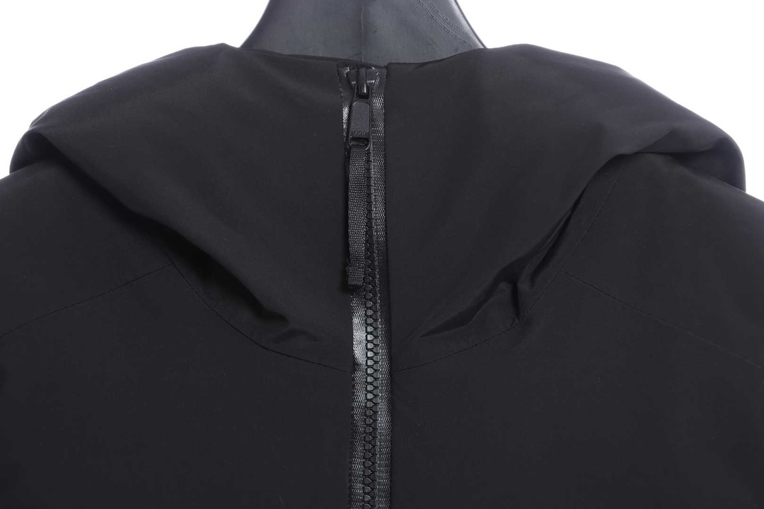 Arcteryx Macai LT Outdoor Windproof Warm Hooded Ski Jacket