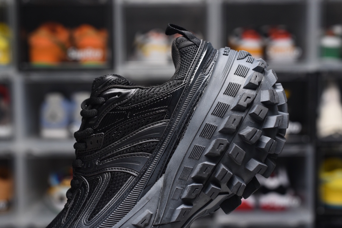 Balenciag* Defender Black