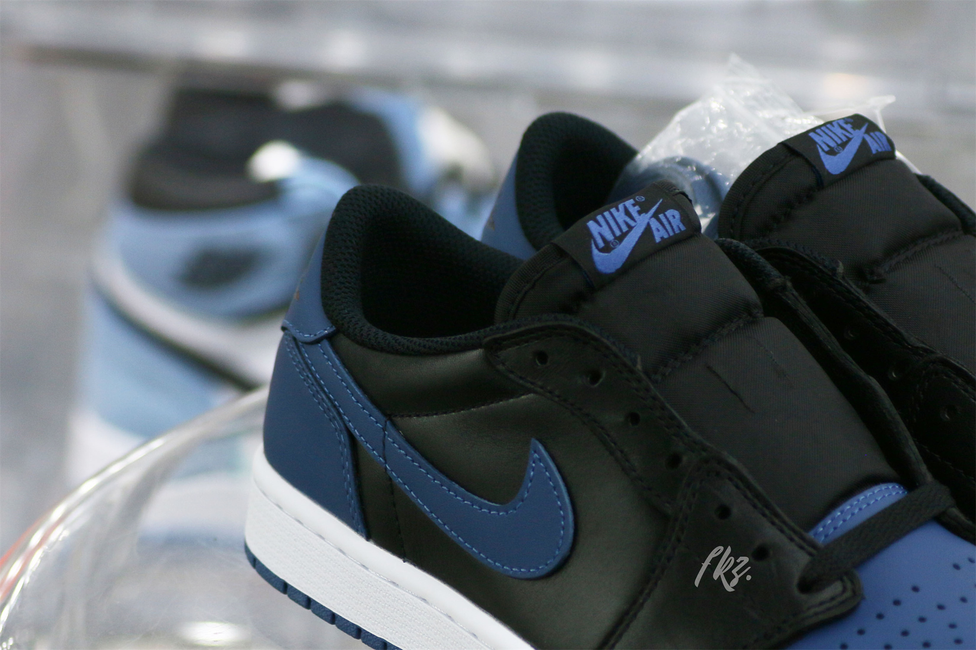 Air Jordan 1 Retro Low OG Mystic Navy