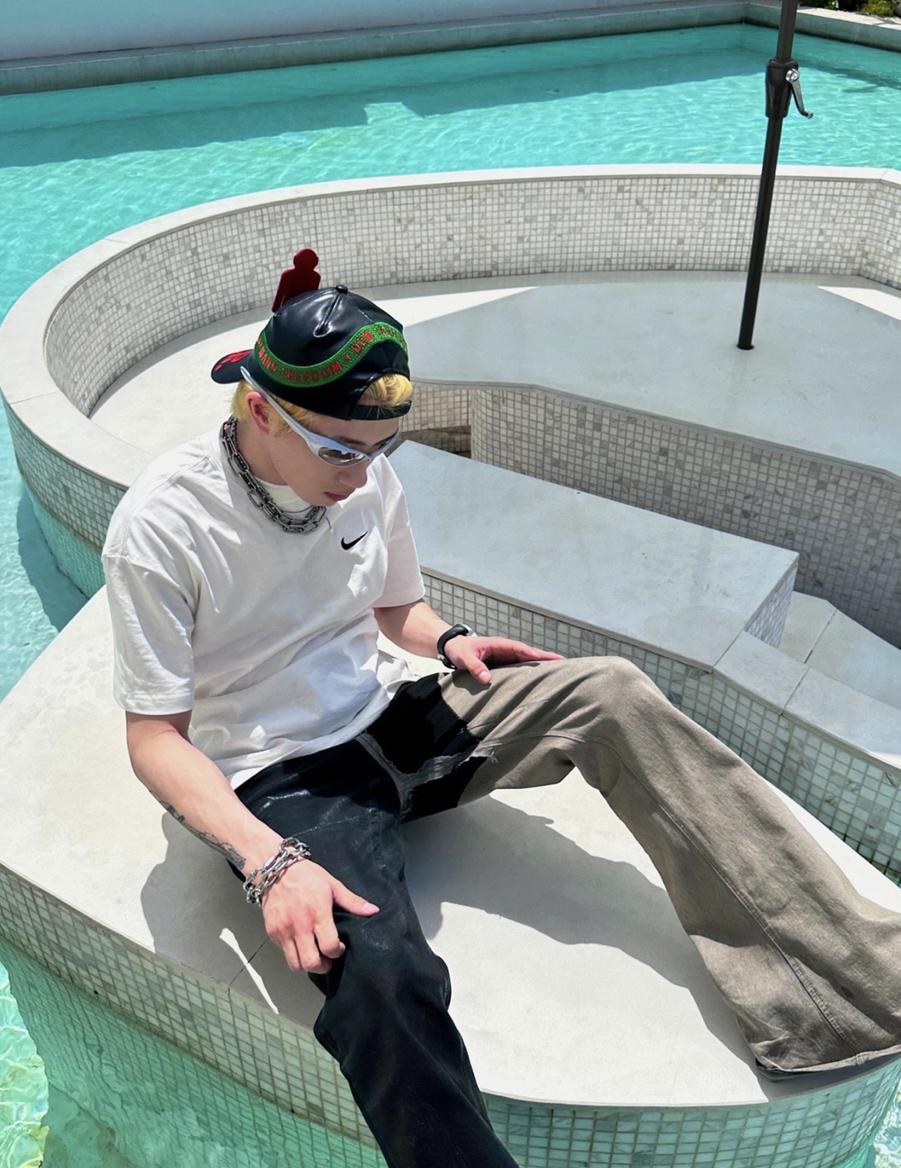 Nike Stuart co-signed the classic letter pattern short sleeves