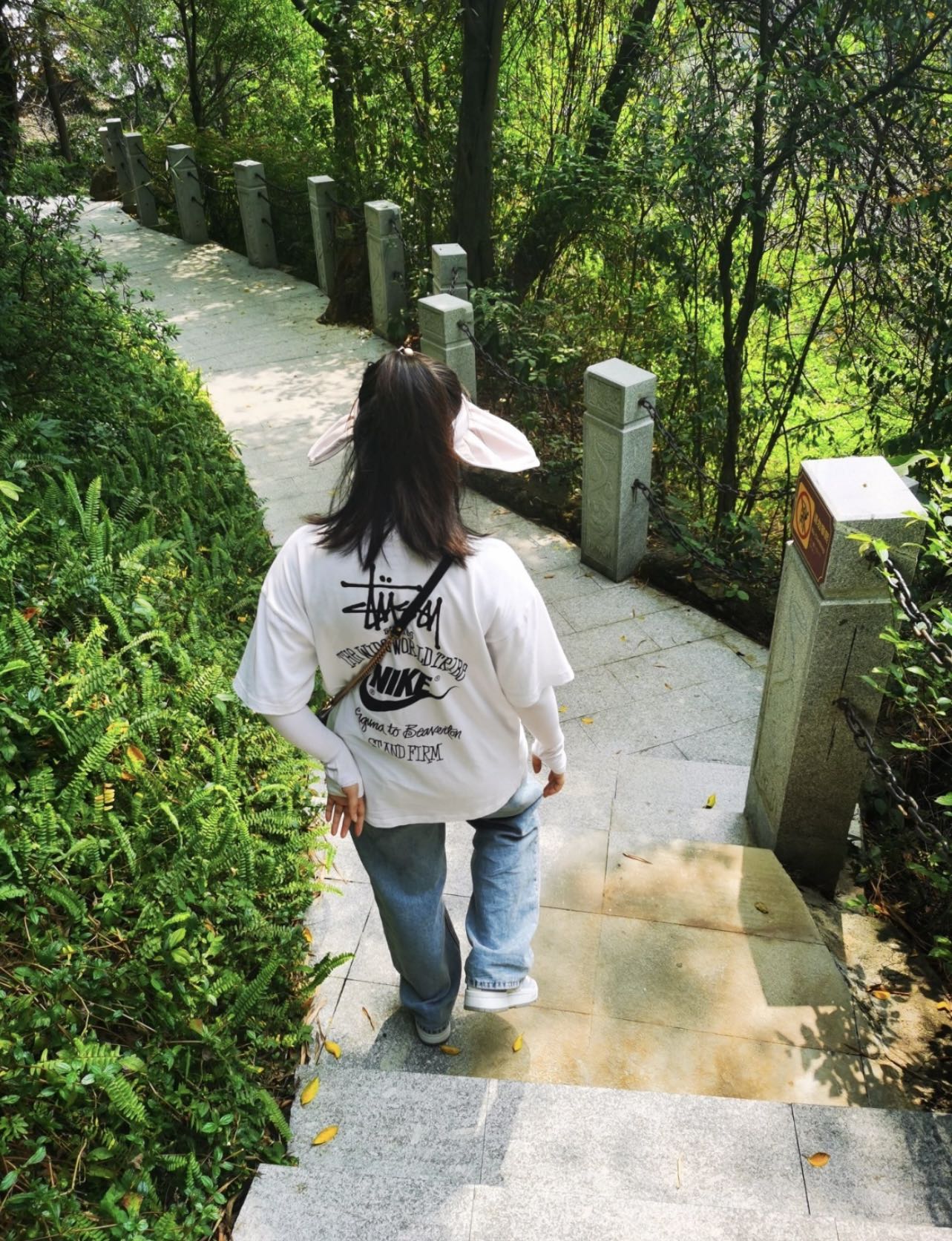 Nike Stuart co-signed the classic letter pattern short sleeves