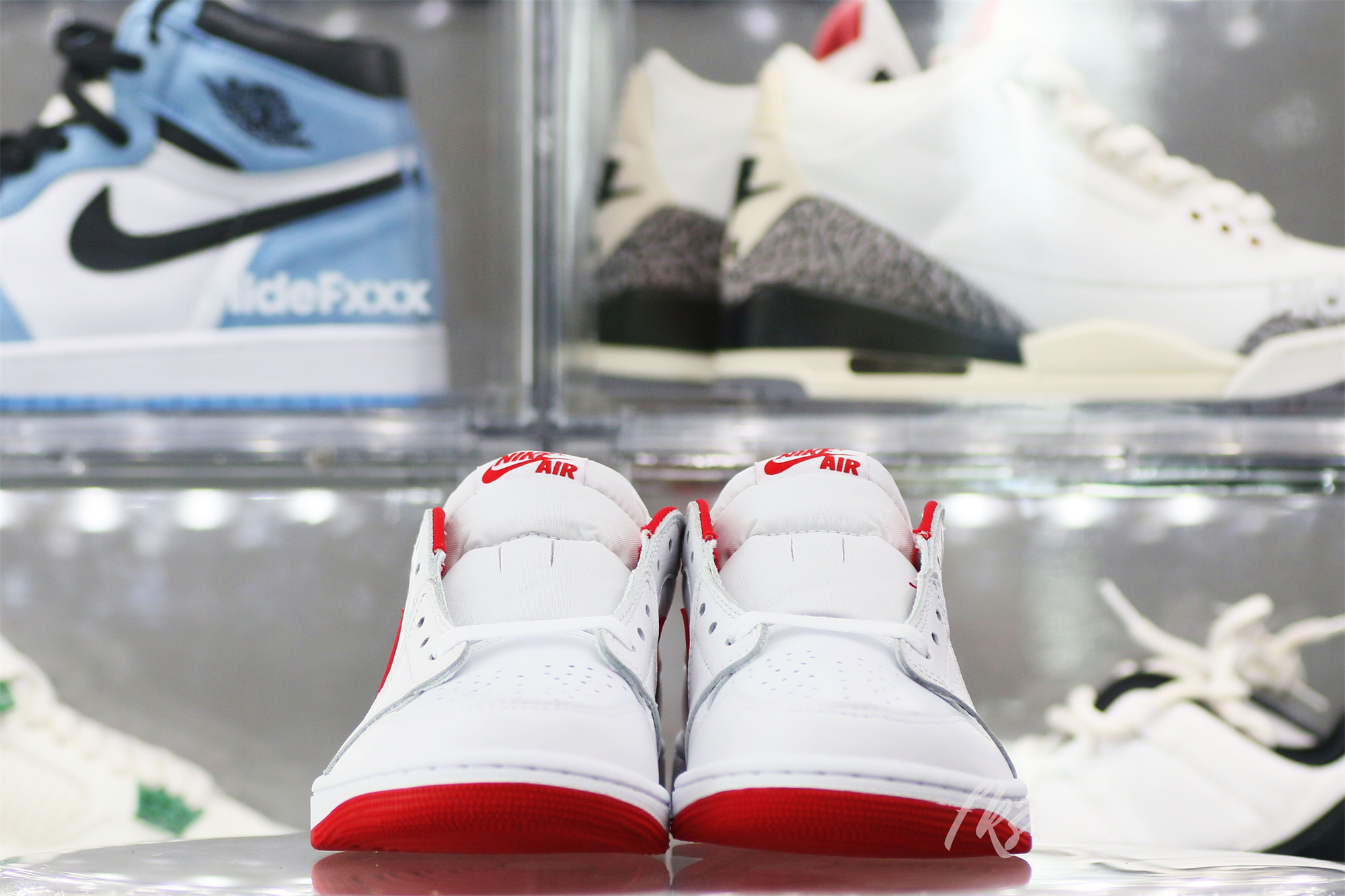 Air Jordan 1 Low University Red