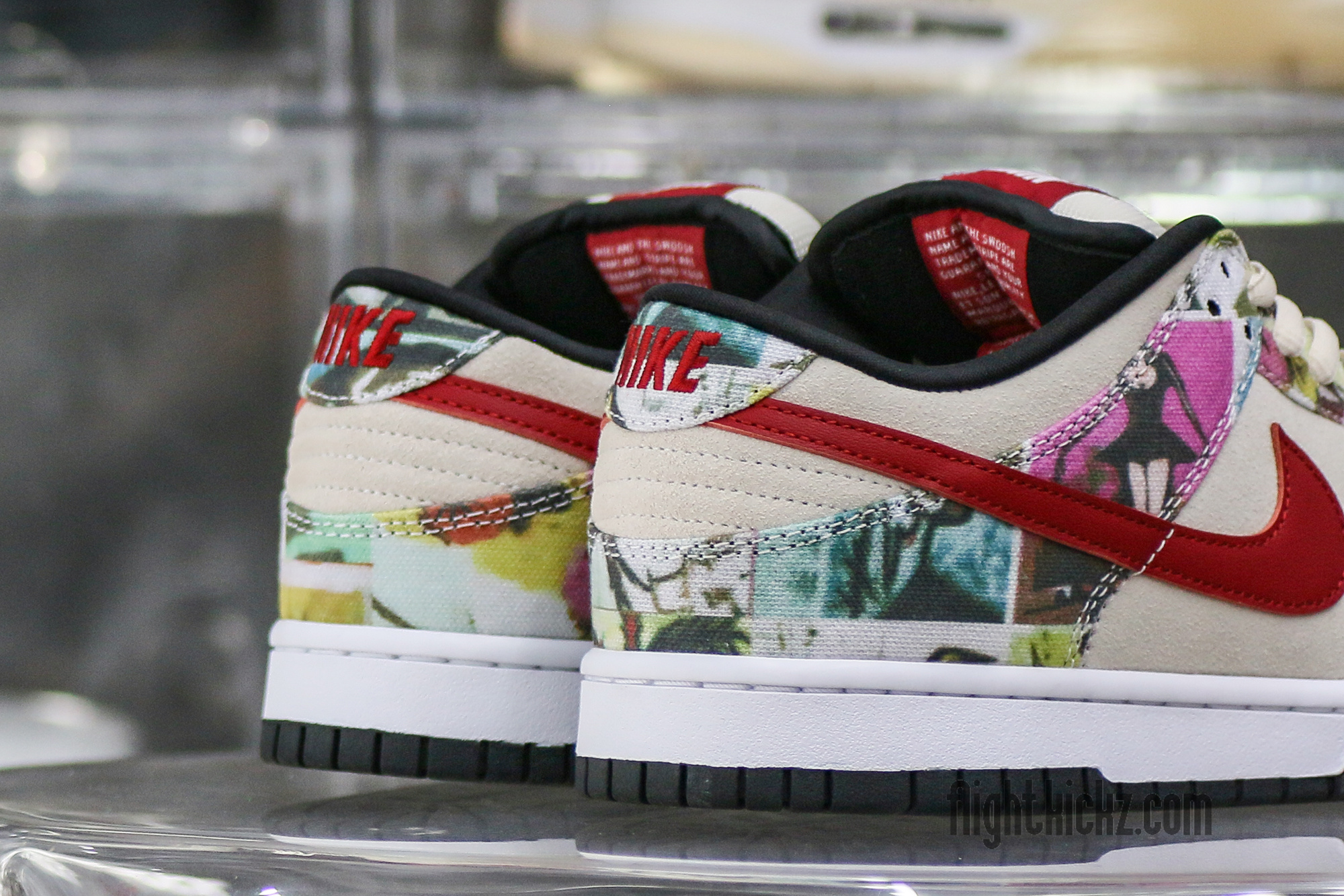 Nike SB Dunk Low Paris