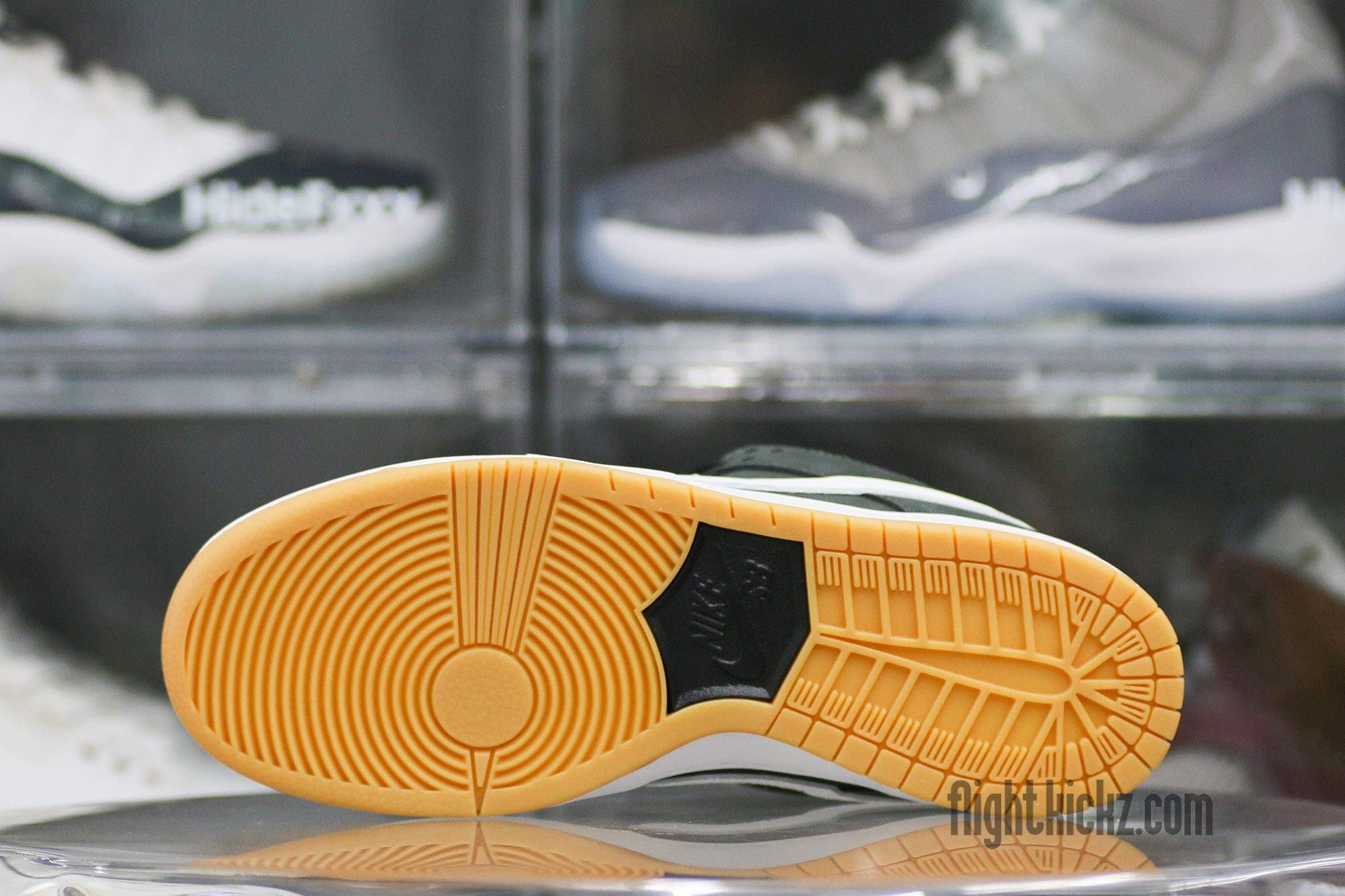 Nike Dunk SB Black Gum 2023