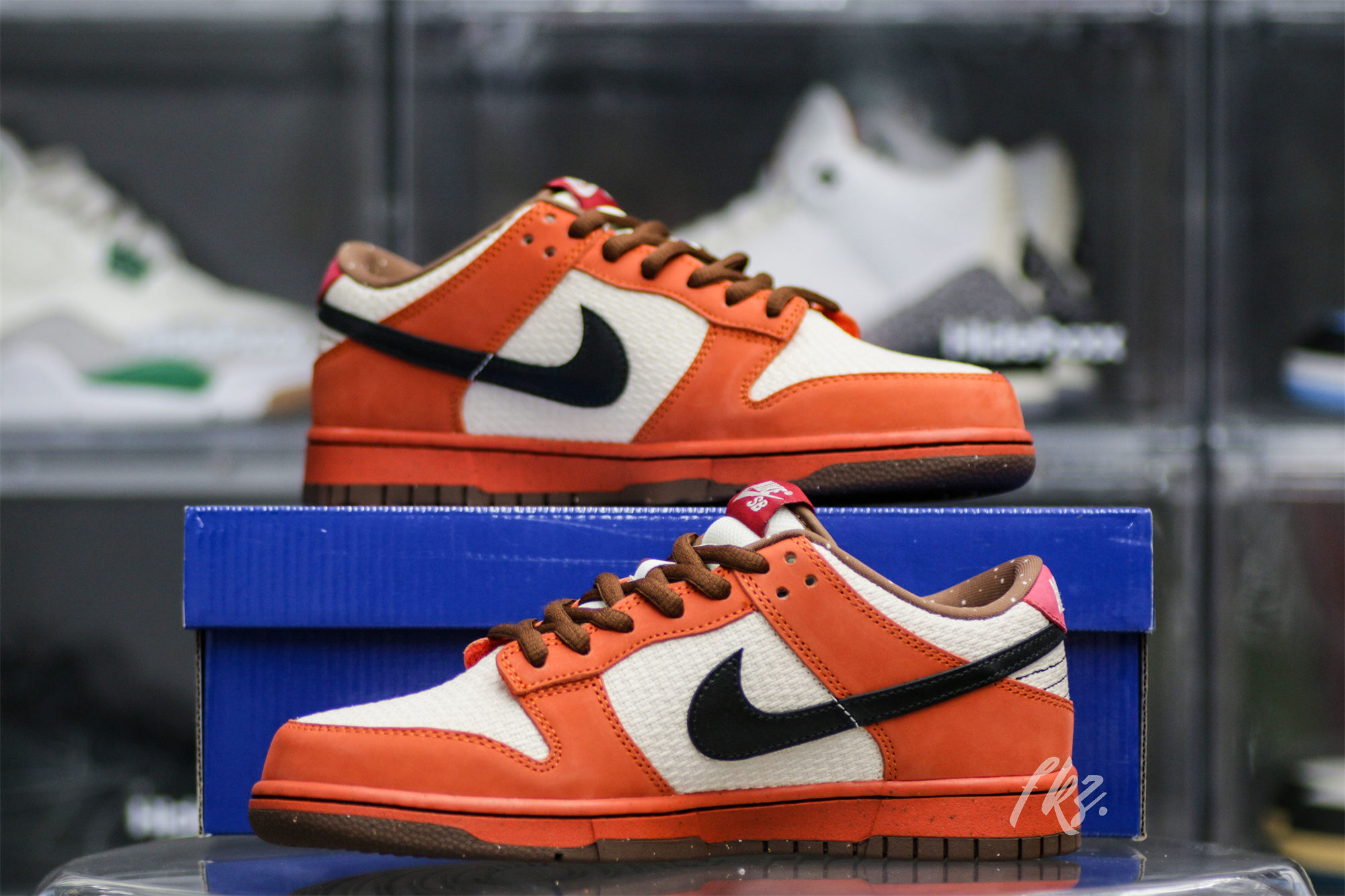 Nike SB Dunk Low Top Ramen 2009