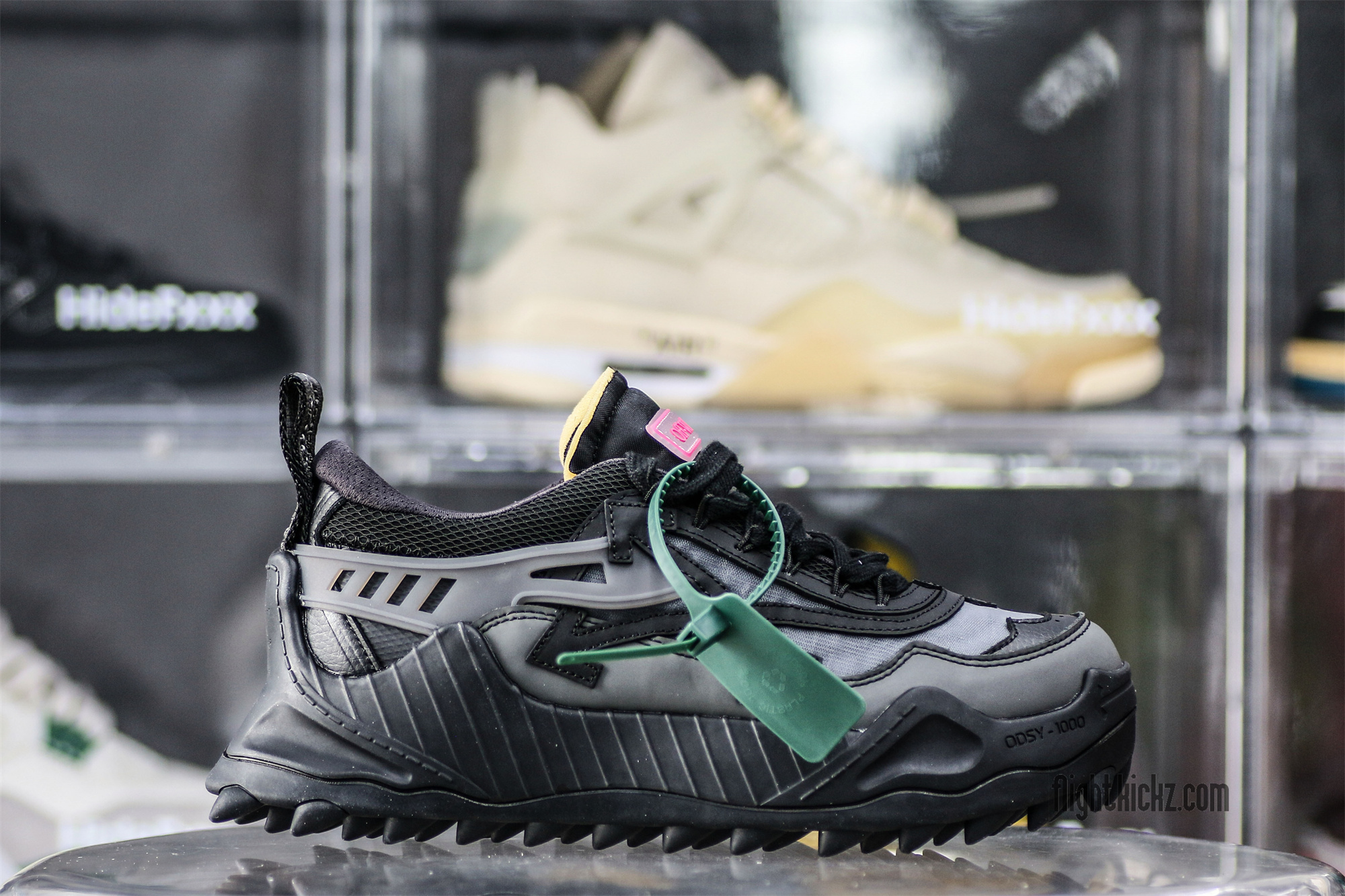 Off-White Odsy-1000 tech low top sneakers