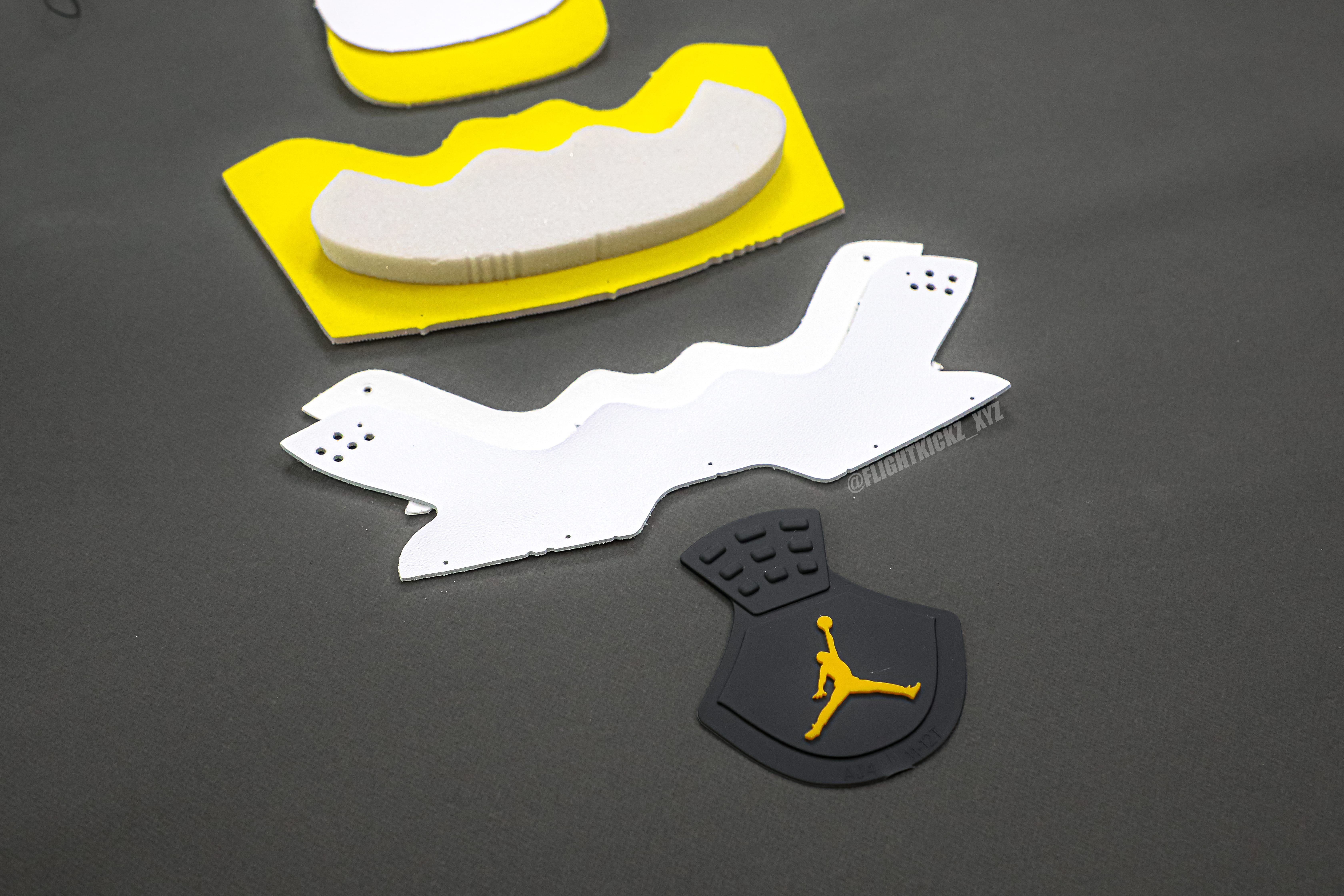 Air Jordan 4 “Vivid Sulfur” 2024 (Ln5 A1)