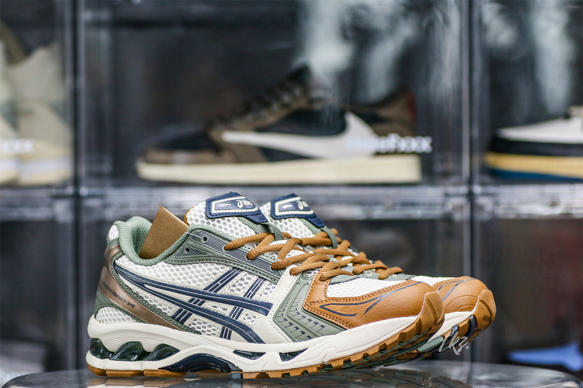 Gel Kayano 14 Vanilla Tarmac 2022