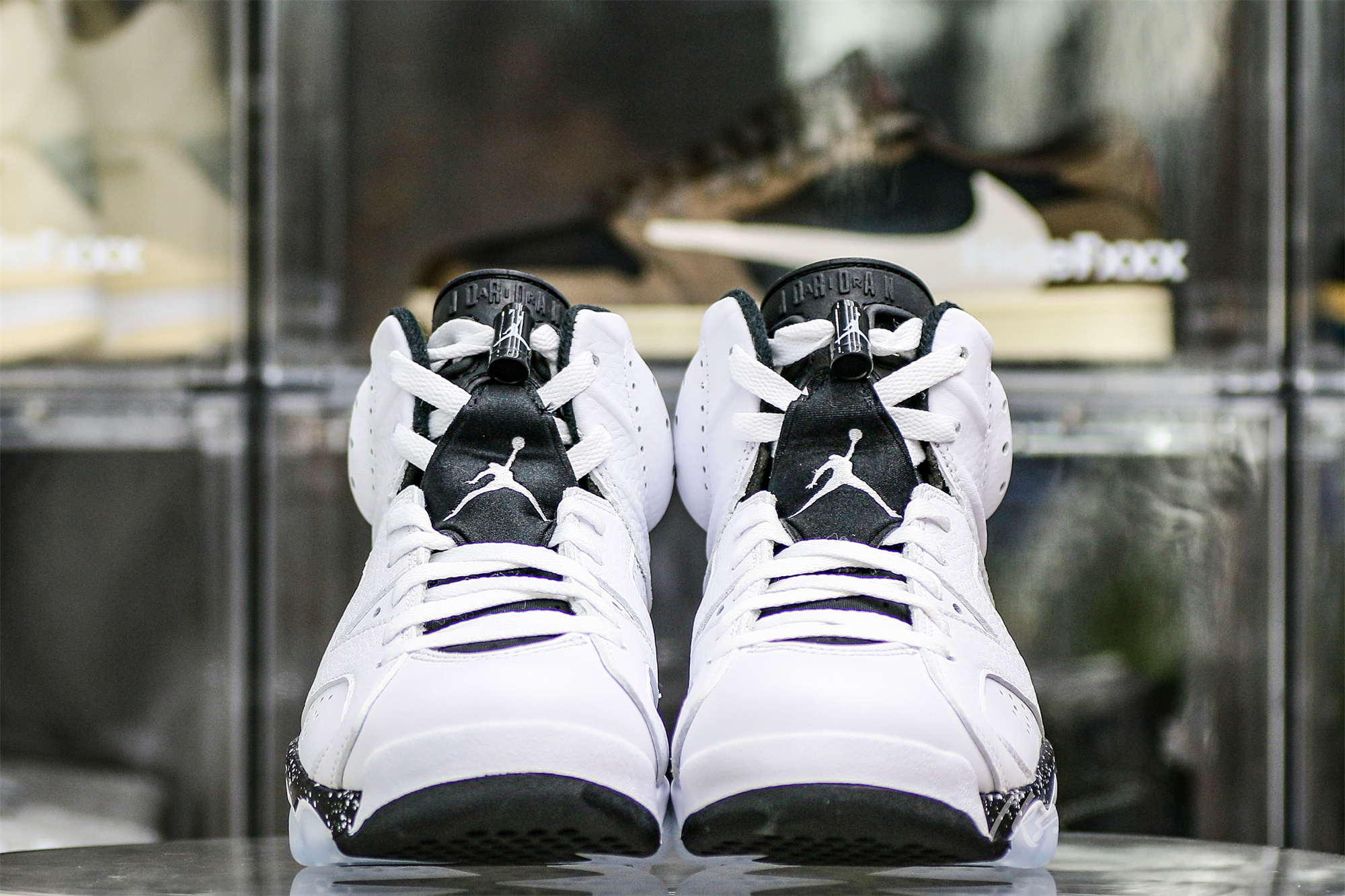 Air Jordan 6 Retro Reverse Oreo 2024