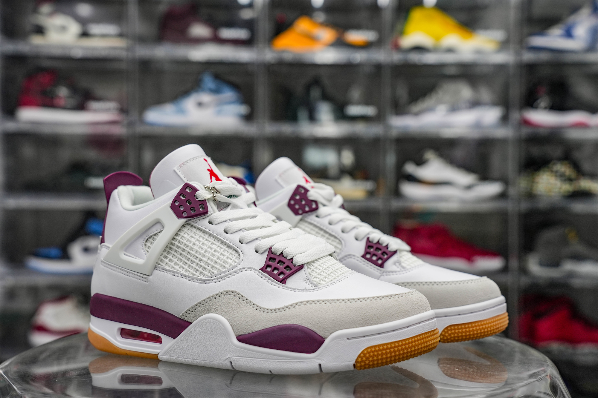 Air Jordan 4 Retro SP X Nike SB Bordeaux Red