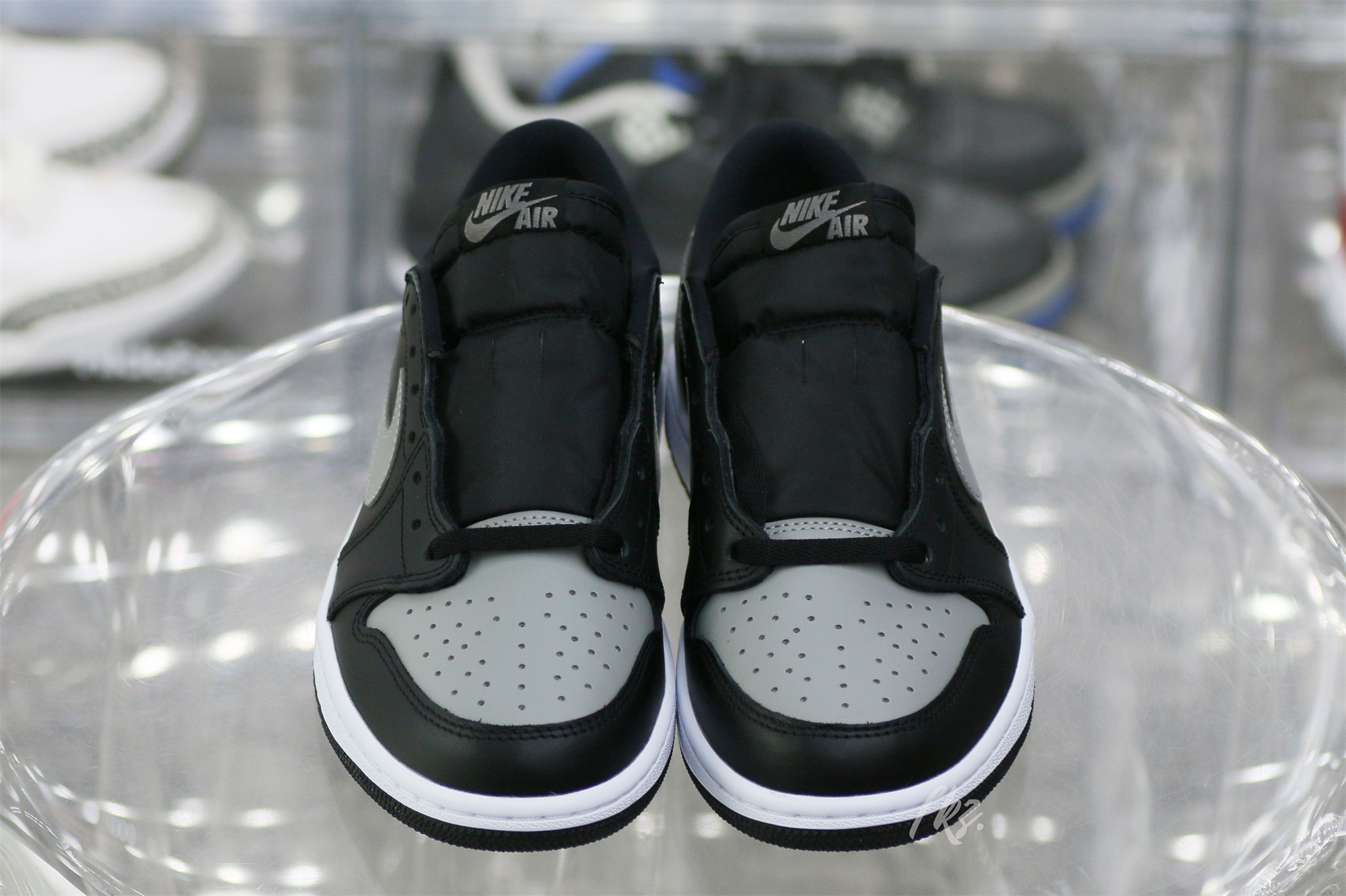 Jordan 1 Retro Low Shadow 2015