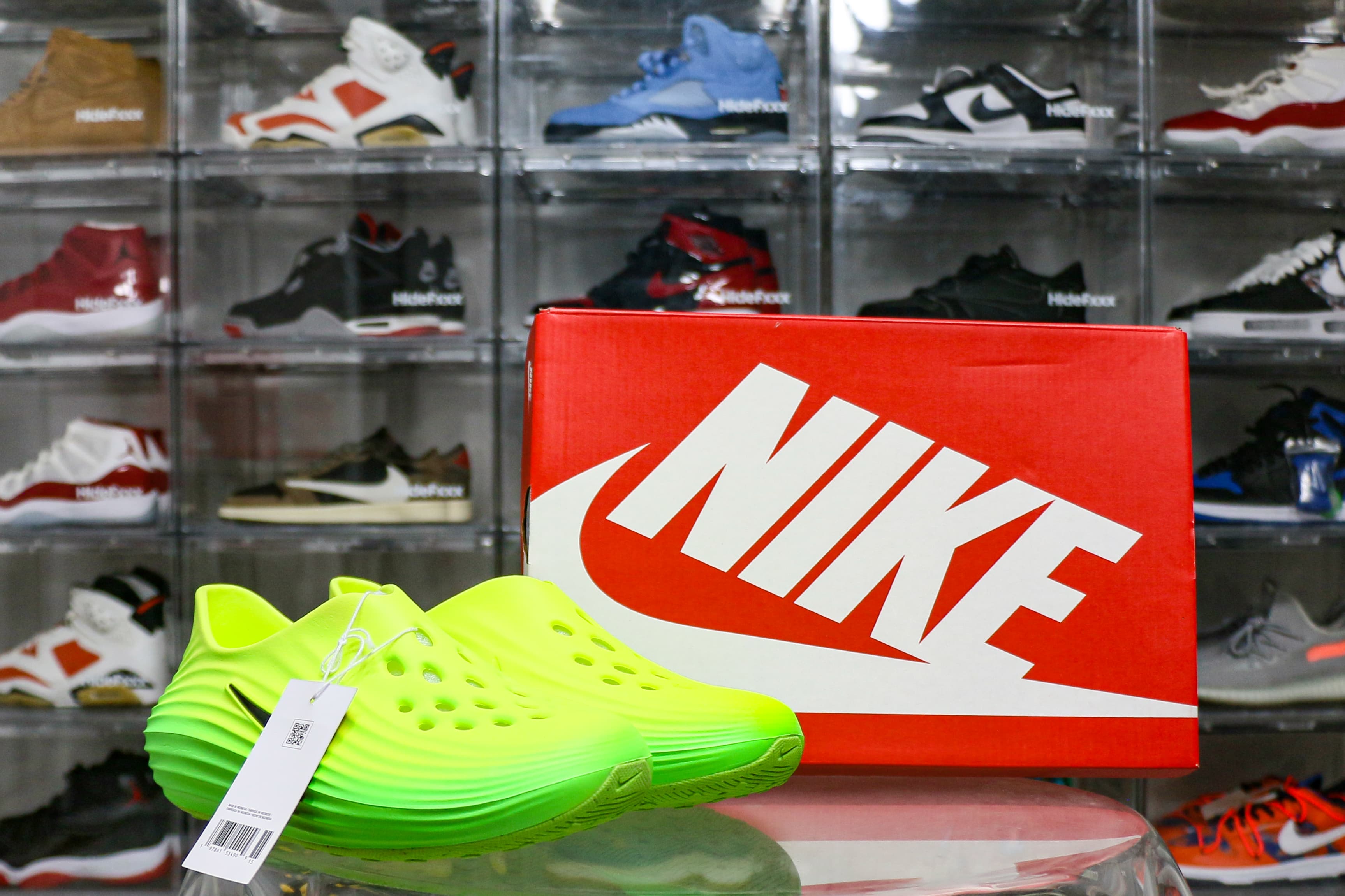 Nike ReactX Rejuven8 Green Strike